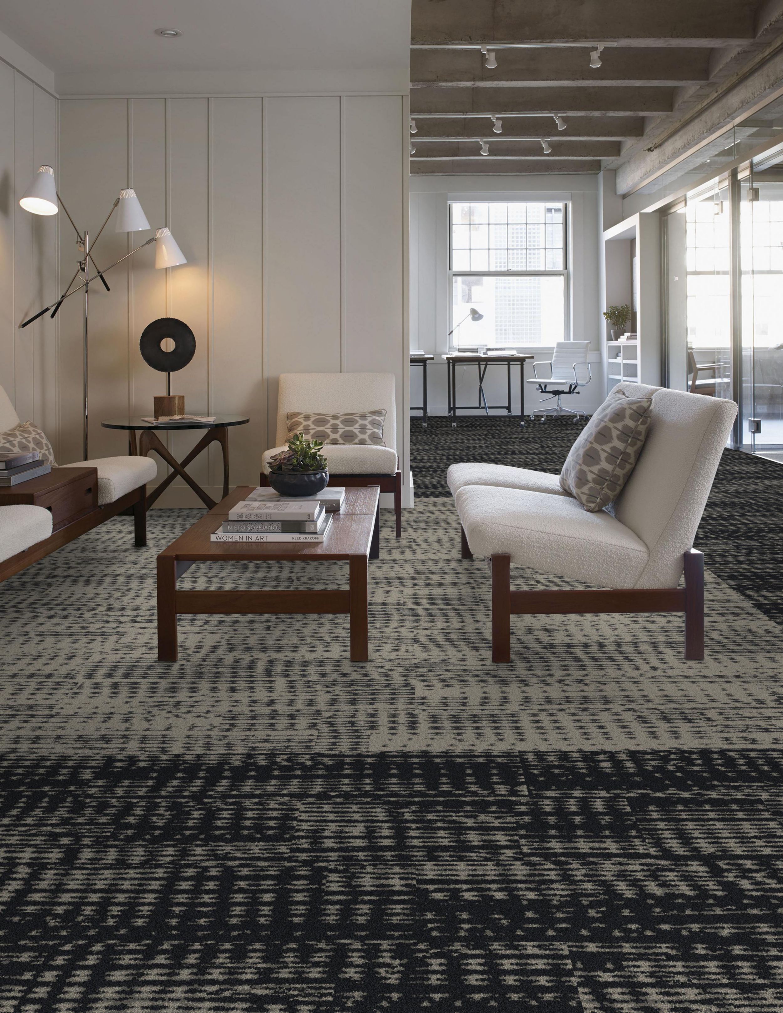 Interface First Edition plank carpet tile in seating area imagen número 1